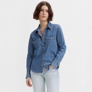 NWT Levi’s Women’s Western Denim Shirt